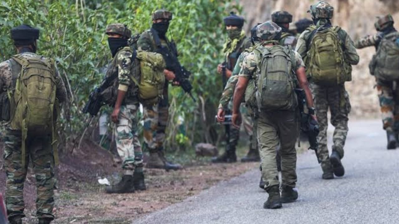 कुलगाम में आतंकियों ने दो मजदूरों पर बरसाईं गोलियां, छत्तीसगढ़ के दीपक की मौत; लश्कर-ए-तैयबा ने ली हमले की जिम्मेदारी