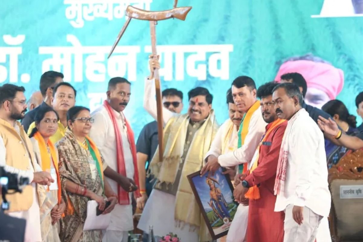 MP News: सिवनी में CM मोहन यादव ने खोला विकास का खजाना, 586 परियोजनाओं का लोकार्पण और कई बड़ी घोषणाएं