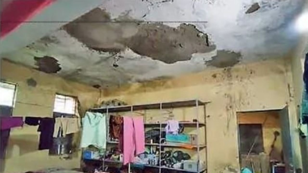 Damoh News: दमोह पटेरा में कन्या छात्रावास की गिरी छत, कई छात्राएं घायल, कांग्रेस ने मोहन सरकार को घेरा, उठाई जांच की मांग