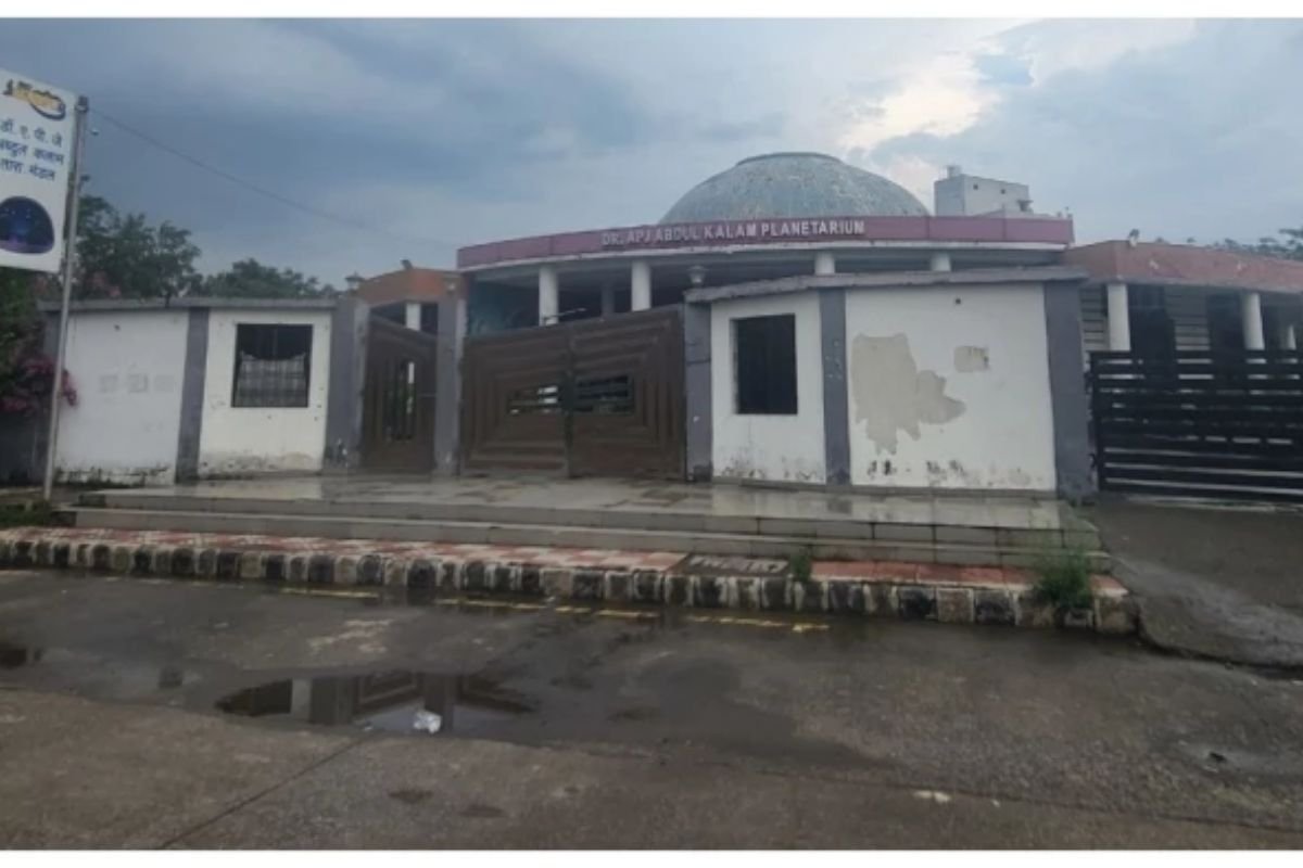 Bilaspur News: जनता के पैसों से बने तारामंडल से स्टेडियम तक, PPP मॉडल में सौंपे गए करोड़ों के प्रोजेक्ट; निगम की आर्थिक हालत बदहाल