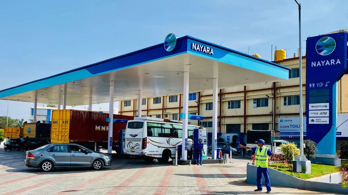 Petrol-Diesel Cheaper: बड़ी राहत! देशभर में पेट्रोल-डीजल की कीमतों में कटौती, जानें आज के लेटेस्ट रेट