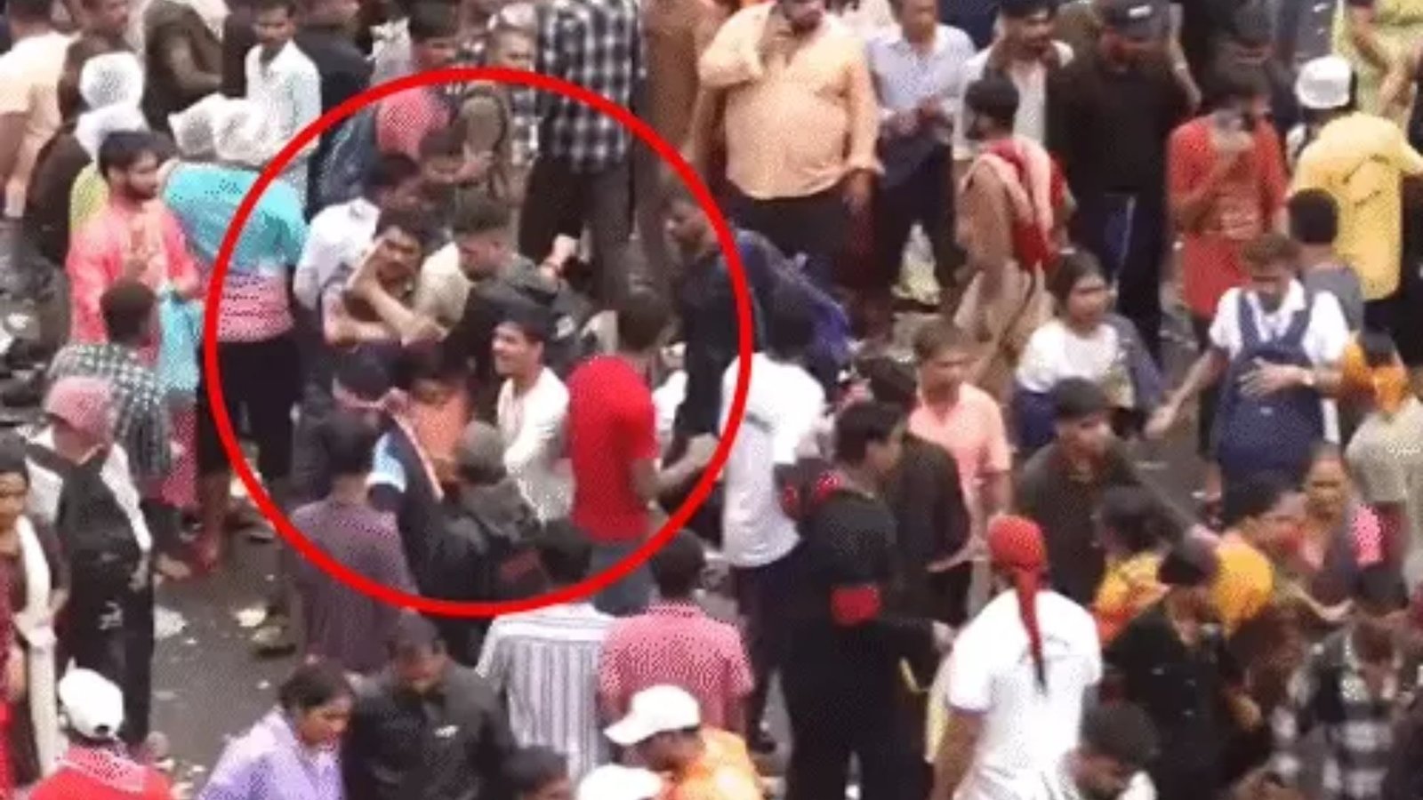 Puri Rath Yatra: पुरी रथयात्रा में भीड़ बनी जानलेवा, 1 श्रद्धालु की मौत,100 लोग घायल, प्रशासन ने भगदड़ से किया इनकार