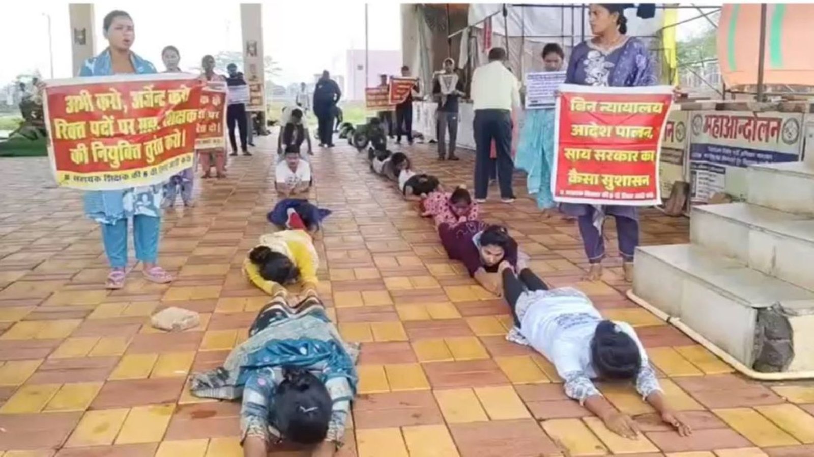 Raipur News: डीएड अभ्यर्थियों का सरकार पर आरोप, बोले- अदालत के आदेशों की हो रही अनदेखी