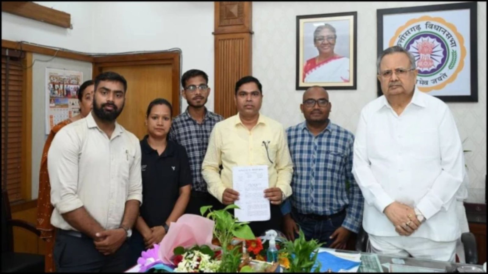 Raipur News: भर्ती में देरी से बढ़ी बेरोजगारों की चिंता, विधानसभा अध्यक्ष और मंत्रियों से लगाई गुहार