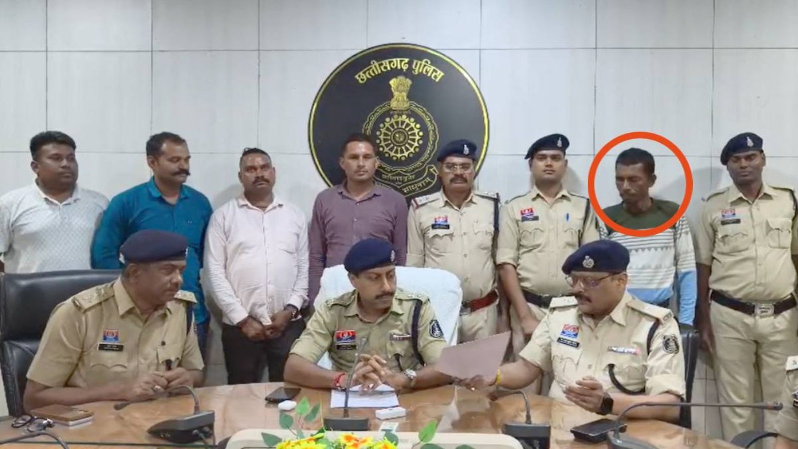 Bemetara News: बेमेतरा ब्लाइंड मर्डर का खुलासा: महिला की हत्या के बाद शव के साथ दुष्कर्म, फावड़ा-आरी समेत आरोपी गिरफ्तार