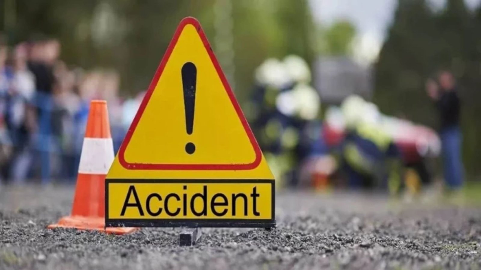 Bilaspur News: स्कूटी को रौंदने के बाद स्कूल बस से टकराई कार, युवक की मौत; नाबालिग चालक की तलाश में पुलिस