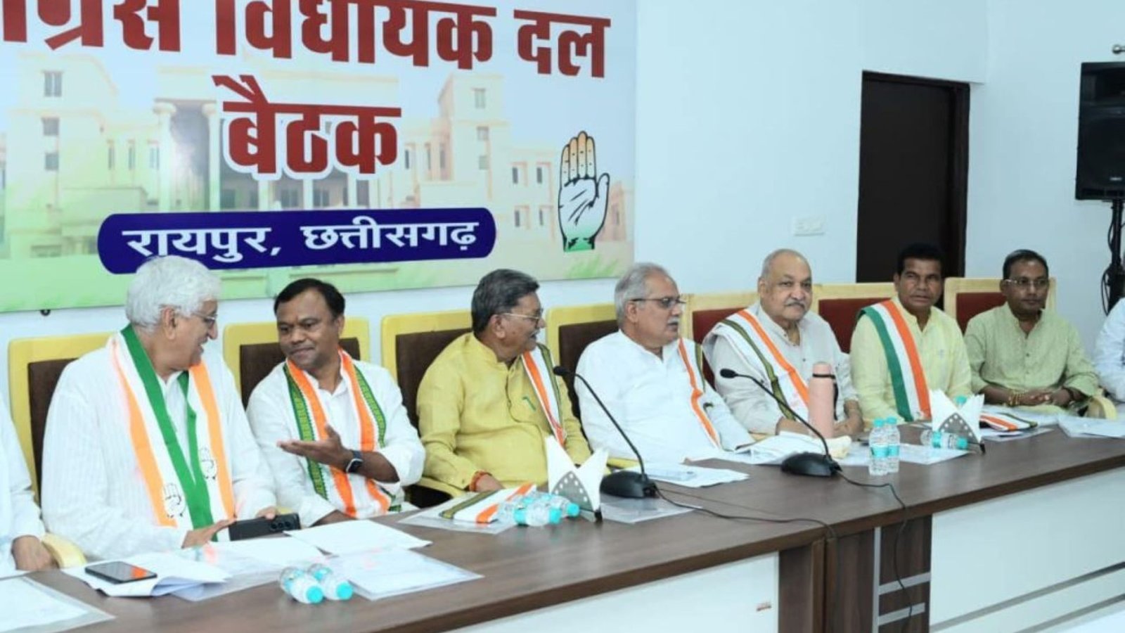 Chhattisgarh News: चरणदास महंत का ऐलान, विधानसभा में सरकार के खिलाफ अविश्वास प्रस्ताव लाएगी कांग्रेस