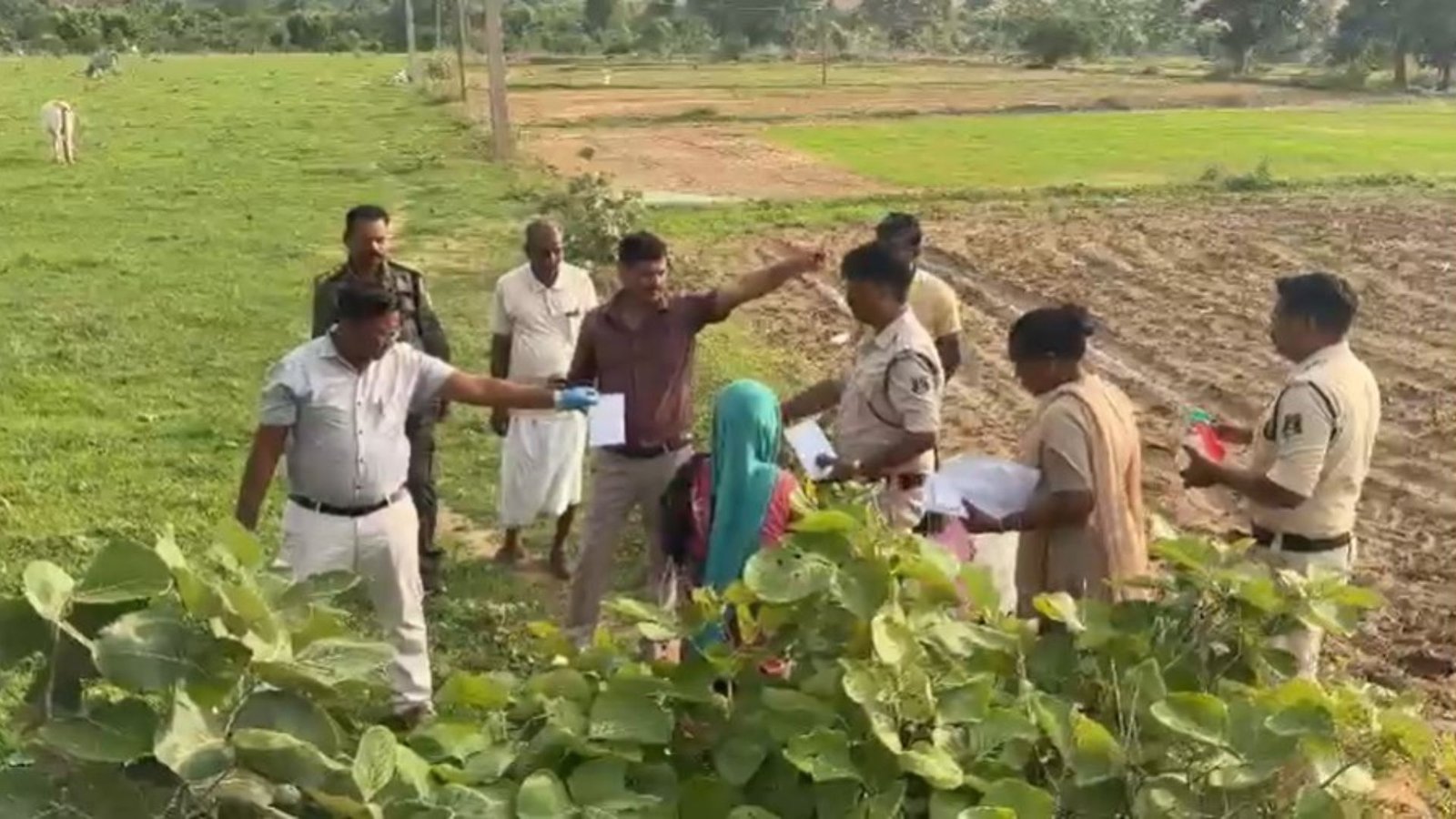 Chhattisgarh News: बलरामपुर में शर्मनाक वारदात, महिला का रास्ता रोककर किया गैंगरेप; पुलिस ने 3 आरोपियों को दबोचा