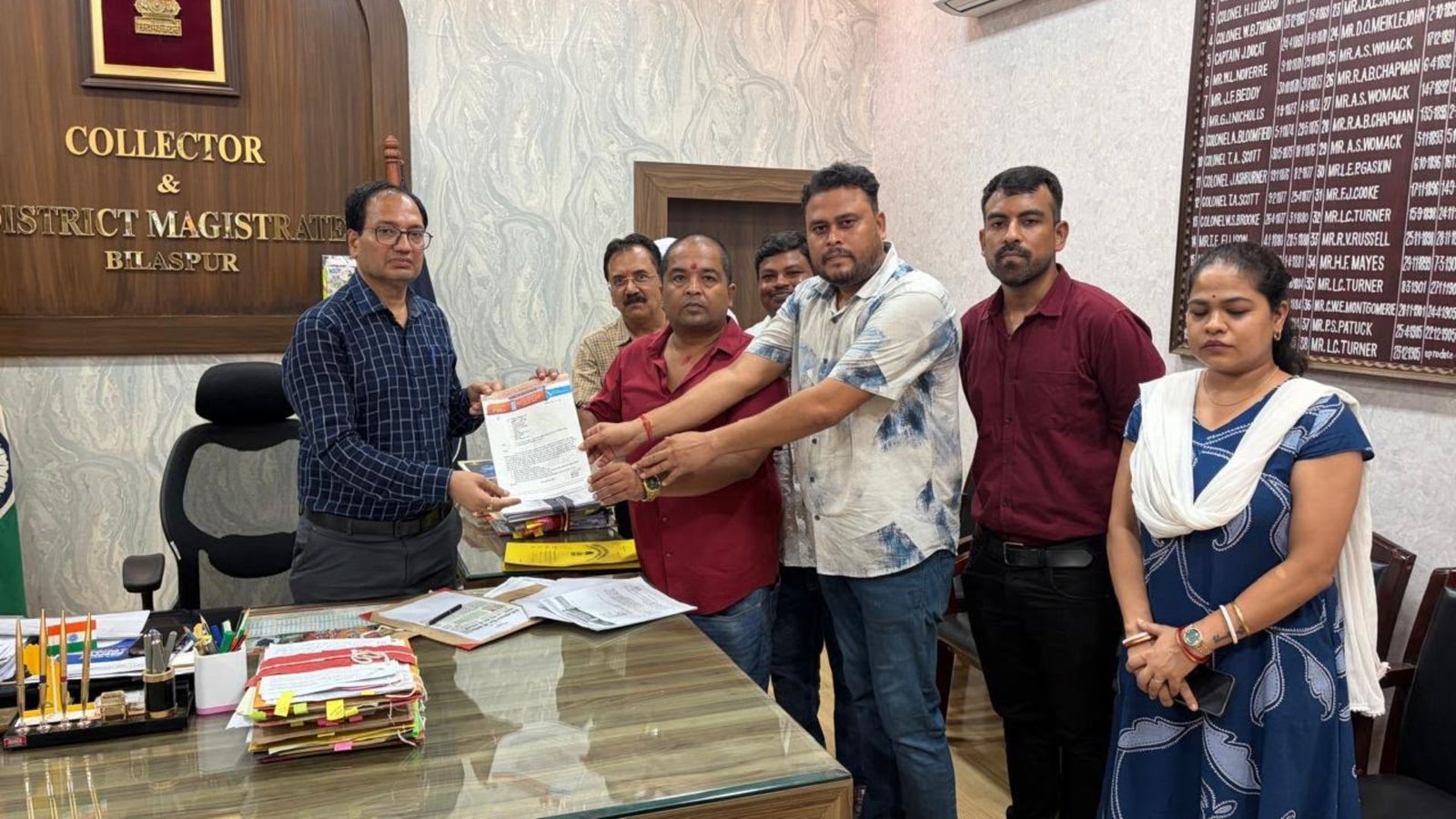Bilaspur News: ‘PHQ के निर्देशों की हुई अनदेखी’ : लिपिक संघ ने तीन कर्मचारियों की गिरफ्तारी पर पुलिस को घेरा