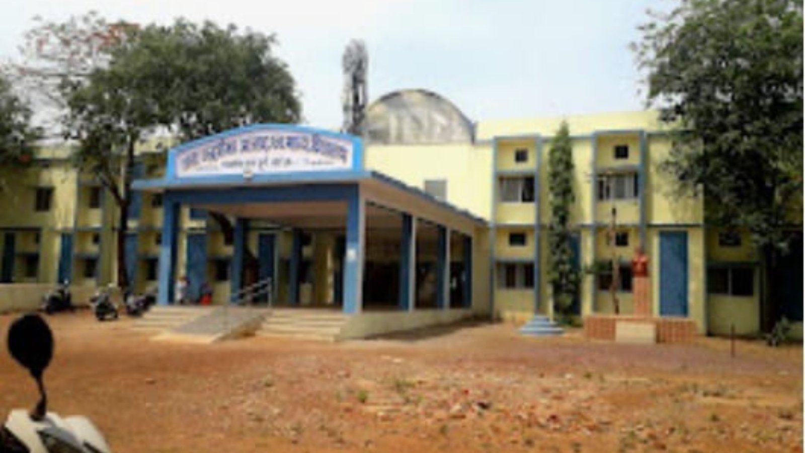 Durg News: चंद्रशेखर आजाद स्कूल में कथित नशीली दवा का मामला, 5 छात्र अस्पताल पहुंचे, शिक्षा मंत्री सख्त