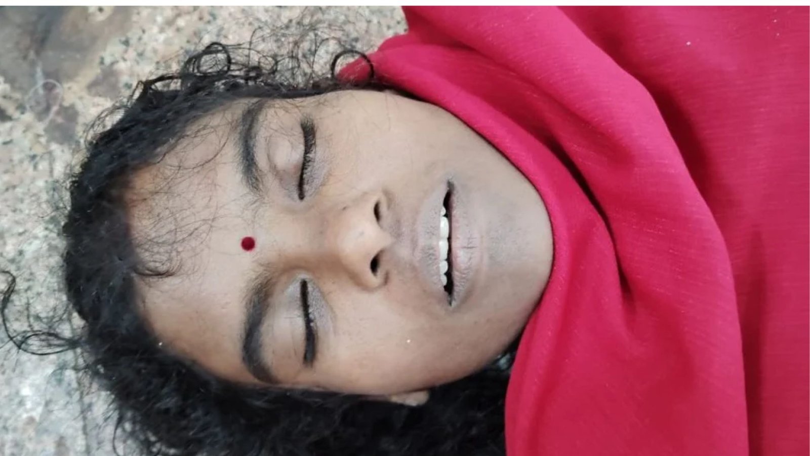 Dhamtari News : करंट से महिला की दर्दनाक मौत: कपड़ा डालते समय हुआ हादसा, पोस्टमार्टम के बाद शव परिजनों को सौंपा