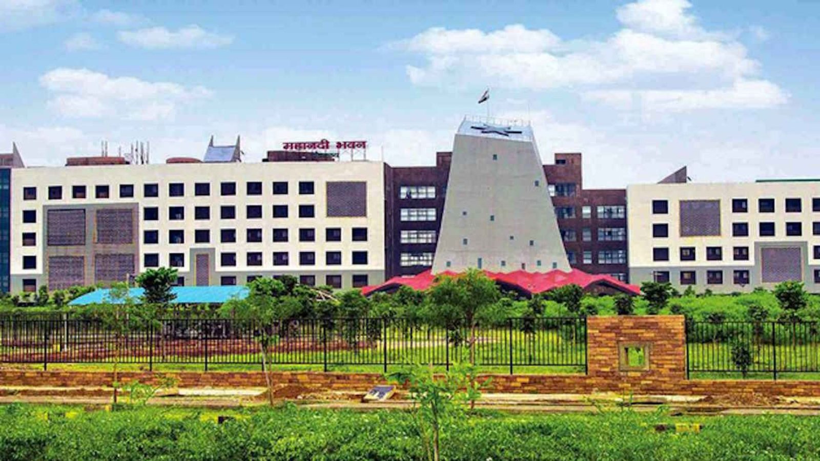 Raipur News: 15 दिन में फैसला नहीं तो होगा चरणबद्ध आंदोलन, उप सचिव के तबादले पर अड़ा मंत्रालयीन कर्मचारी संघ