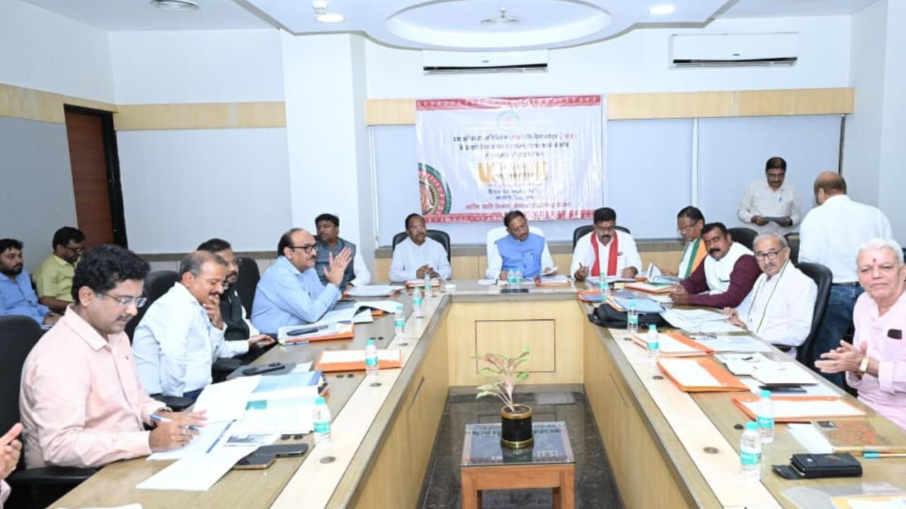 CG News: छत्तीसगढ़ में PESA और वन अधिकार कानून के प्रभावी क्रियान्वयन पर सरकार का फोकस, मुख्यमंत्री विष्णु देव साय ने दिए बड़े निर्देश