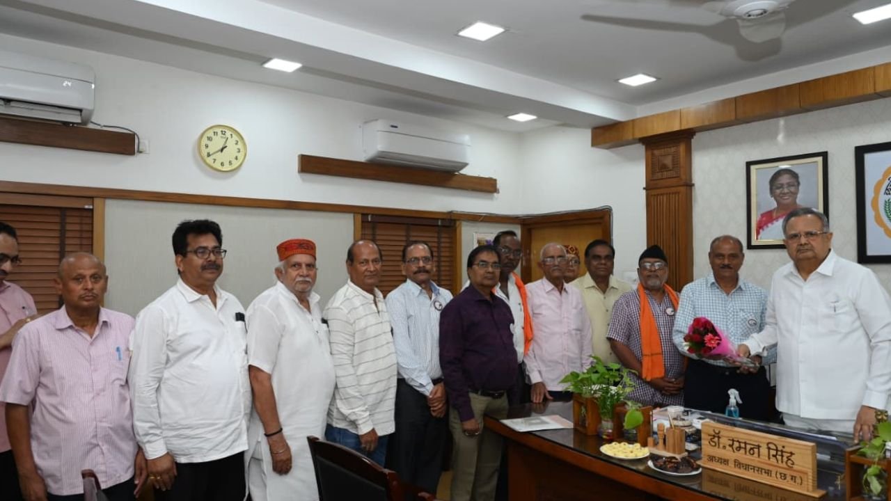 Durg News: सुखदेव राज की प्रतिमा अनावरण समारोह में मुख्य अतिथि होंगे डॉ. रमन सिंह, आमंत्रण किया स्वीकार