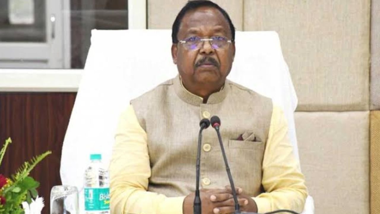 CG News: पेपर लीक की सूचना मिलते ही मंत्री नेताम ने दिखाई सख्ती, तत्काल FIR और जांच के निर्देश