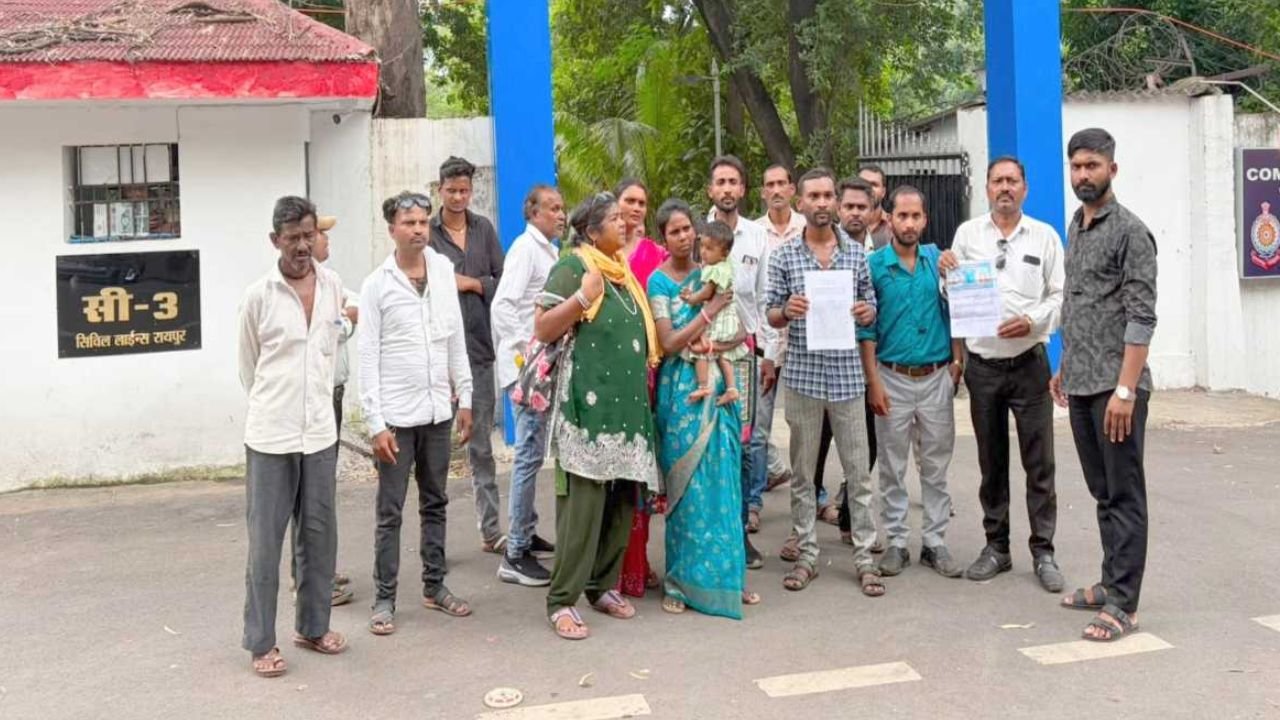 Chhattisgarh News: अगरबत्ती मशीन के नाम पर करोड़ों की ठगी का आरोप, भारत ग्रुप के खिलाफ रायपुर कमिश्नरेट पहुंचे पीड़ित