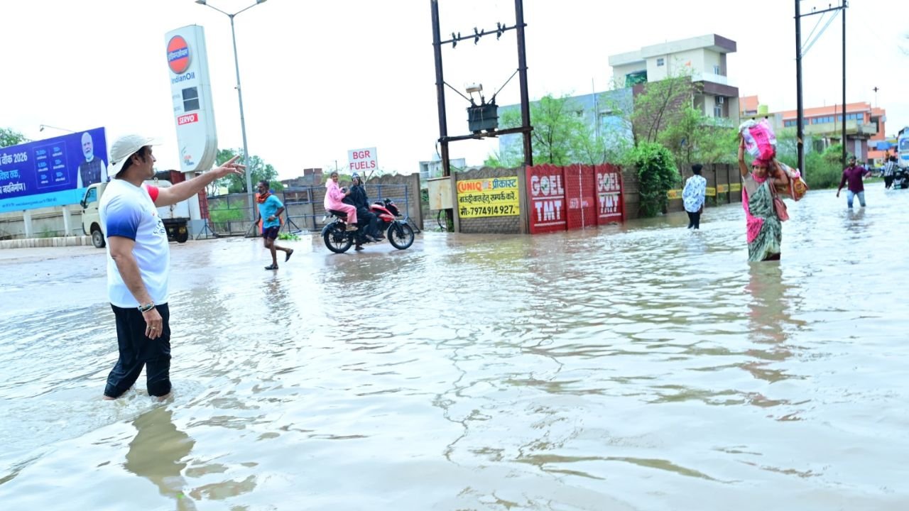 Raipur News: जलभराव से जूझता रायपुर शहर! कई इलाके बन जाते है तालाब, निगम साबित हुआ फिसड्डी