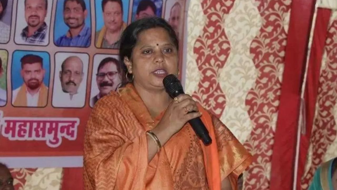 Mahasamund News: ‘वंदे मातरम्’ पर कांग्रेस का फैसला तुष्टीकरण और देशविरोधी राजनीति का प्रतीक, बोलीं भाजपा नेत्री रूपकुमारी चौधरी