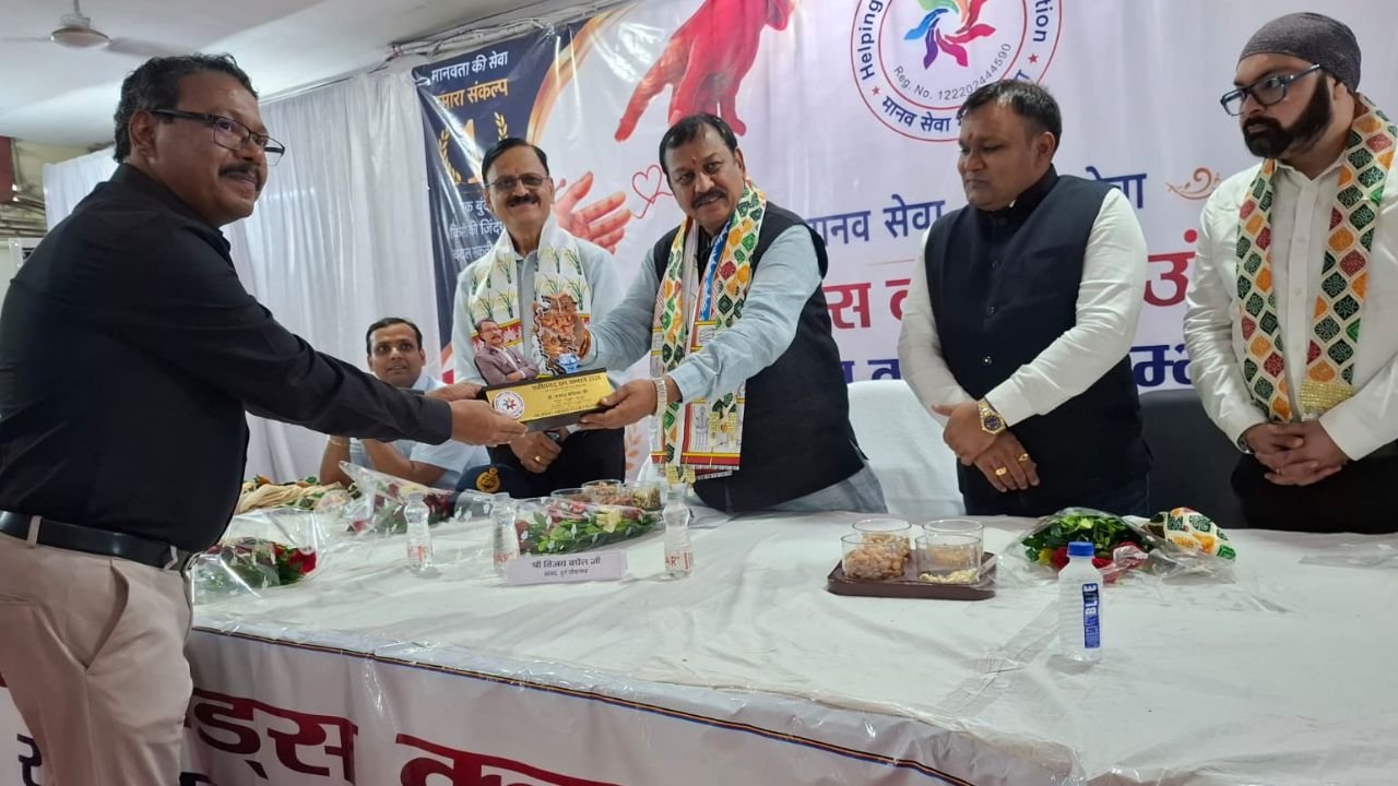 Durg News: 30 वर्षों बाद रोमानिया पहुंची भारतीय राष्ट्रपति, ऐतिहासिक प्रतिनिधिमंडल का हिस्सा बने सांसद विजय बघेल