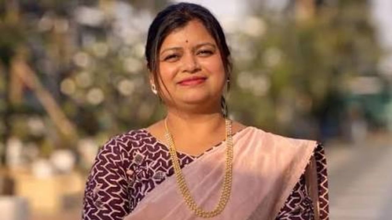 Durg News: भूपेश बघेल के जन्मदिन के बैनर हटाने पर कांग्रेस भड़की, कार्यकर्ताओं में आक्रोश, निकिता मिलिंद ने व्यक्त की नाराजगी