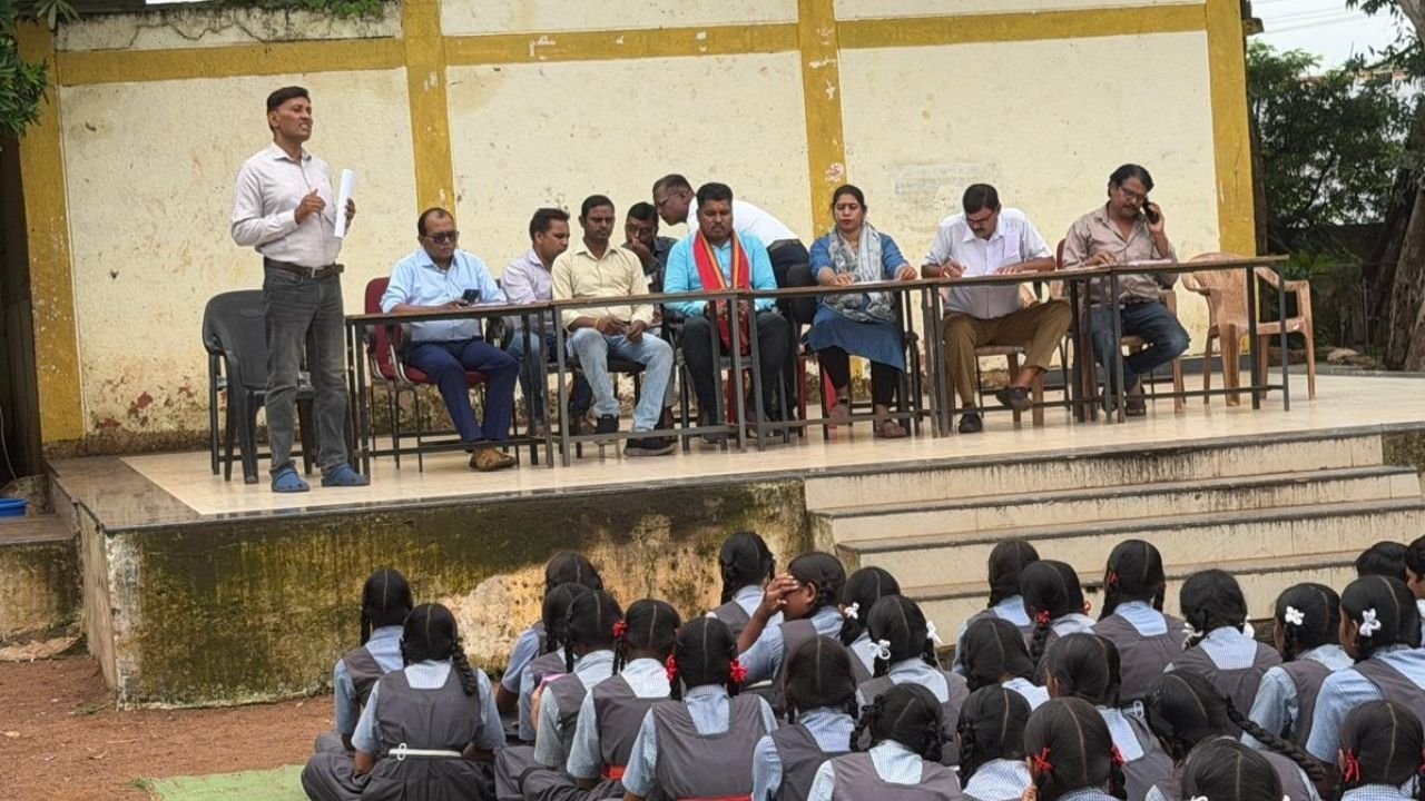 Chhattisgarh News: सांकरा में ‘पठन वीर’ प्रतियोगिता का आयोजन, 8 संकुलों के 80 विद्यार्थियों ने दिखाई प्रतिभा