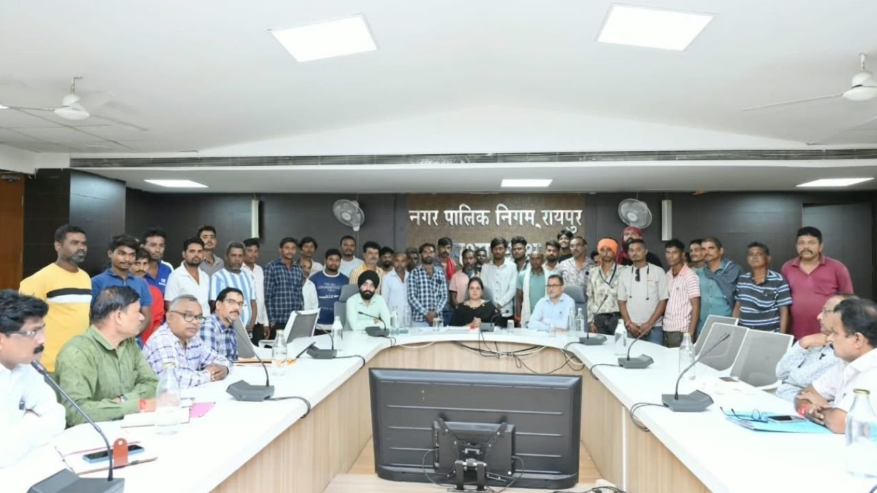 Raipur News: बारिश में गौवंश को नहीं होगी परेशानी, महापौर मीनल चौबे ने अधिकारियों को दिए सख्त निर्देश
