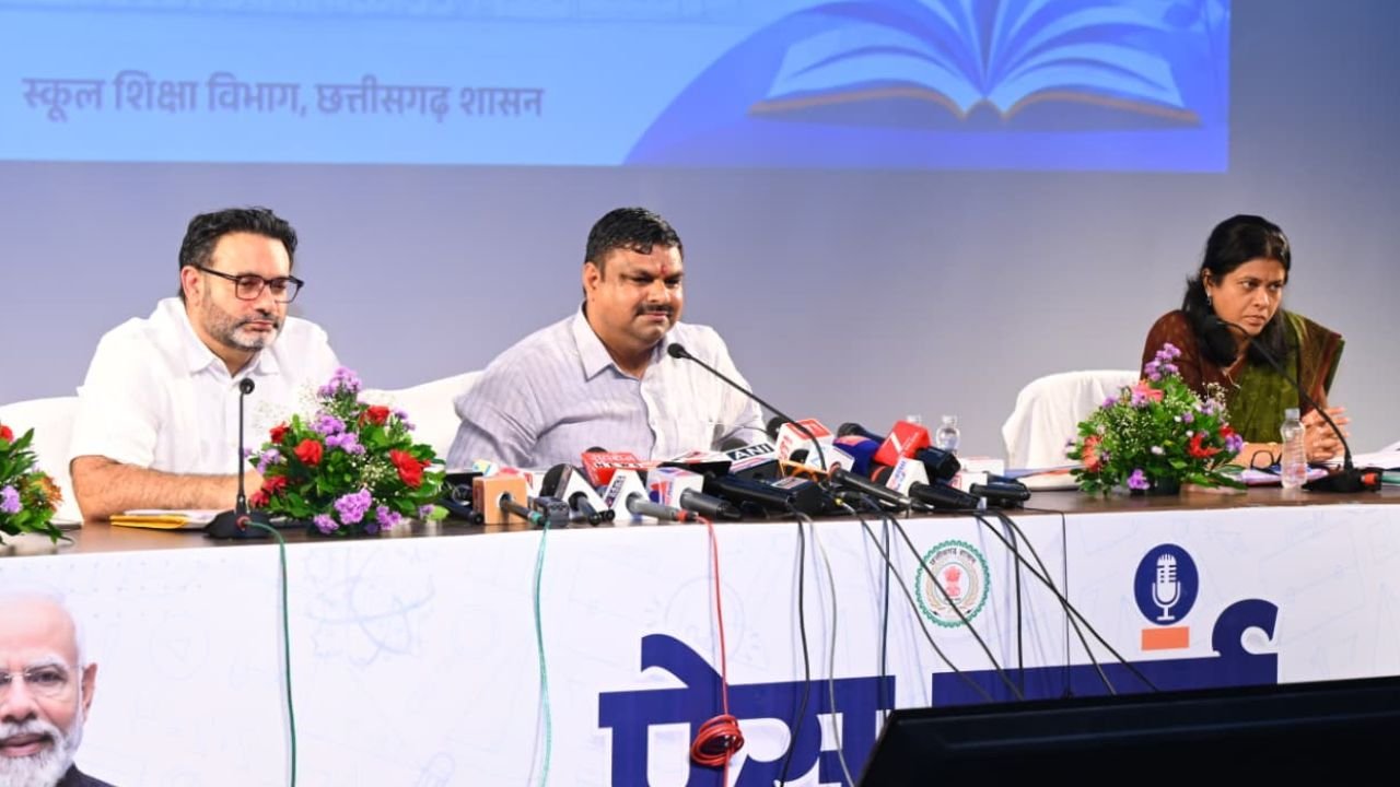 CG News: छत्तीसगढ़ में शिक्षा व्यवस्था को गुणवत्तापूर्ण और पारदर्शी बनाने पर जोर, मंत्री गजेंद्र यादव ने गिनाईं दो साल की उपलब्धियां