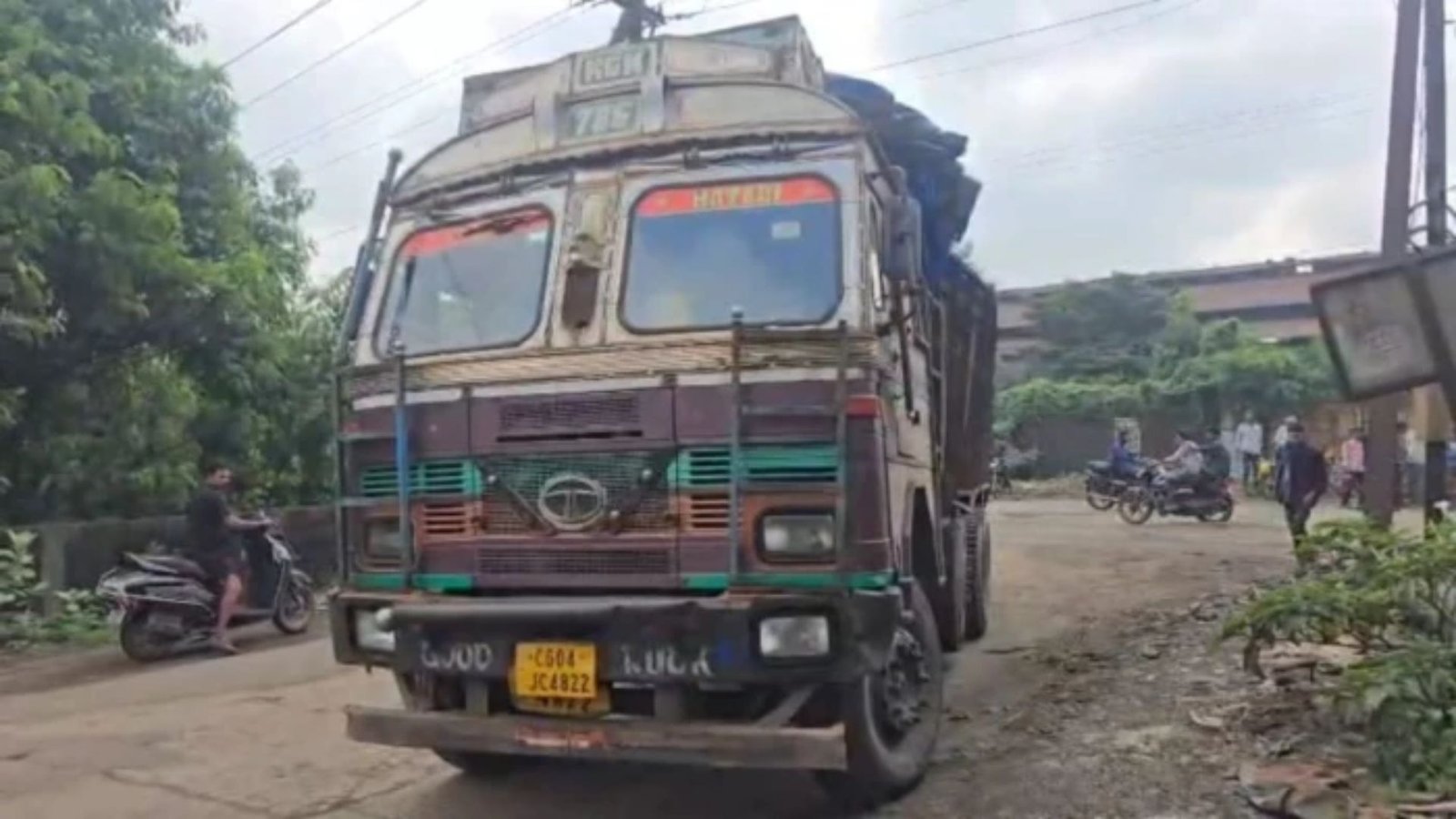 Raipur News : उरला में सड़क हादसे में 40 वर्षीय महिला की मौत, ट्रक चालक की तलाश में जुटी पुलिस