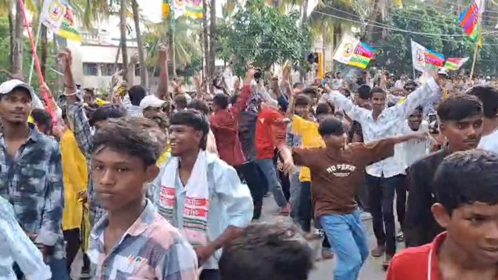 Bilaspur News : विश्व आदिवासी दिवस पर बिलासपुर में आयोजन, युवाओं को अपनी जड़ों और परंपराओं से जुड़ने का आह्वान