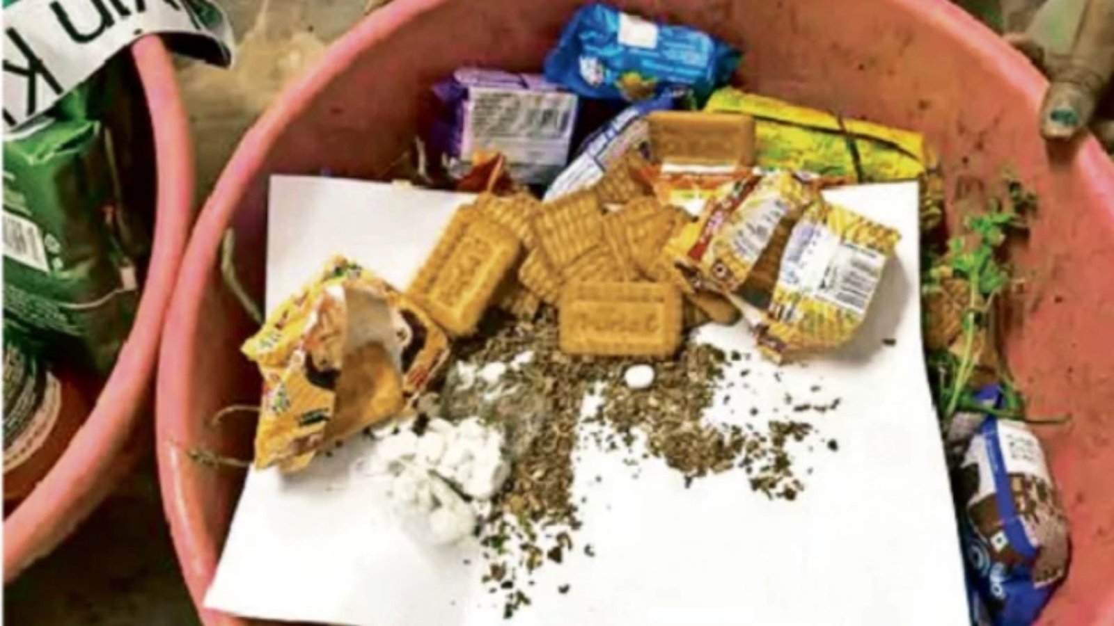 Raipur News : नशे की तस्करी रोकने के लिए रायपुर जेल प्रशासन सख्त, परिजनों से आने वाले सामान पर बढ़ी निगरानी