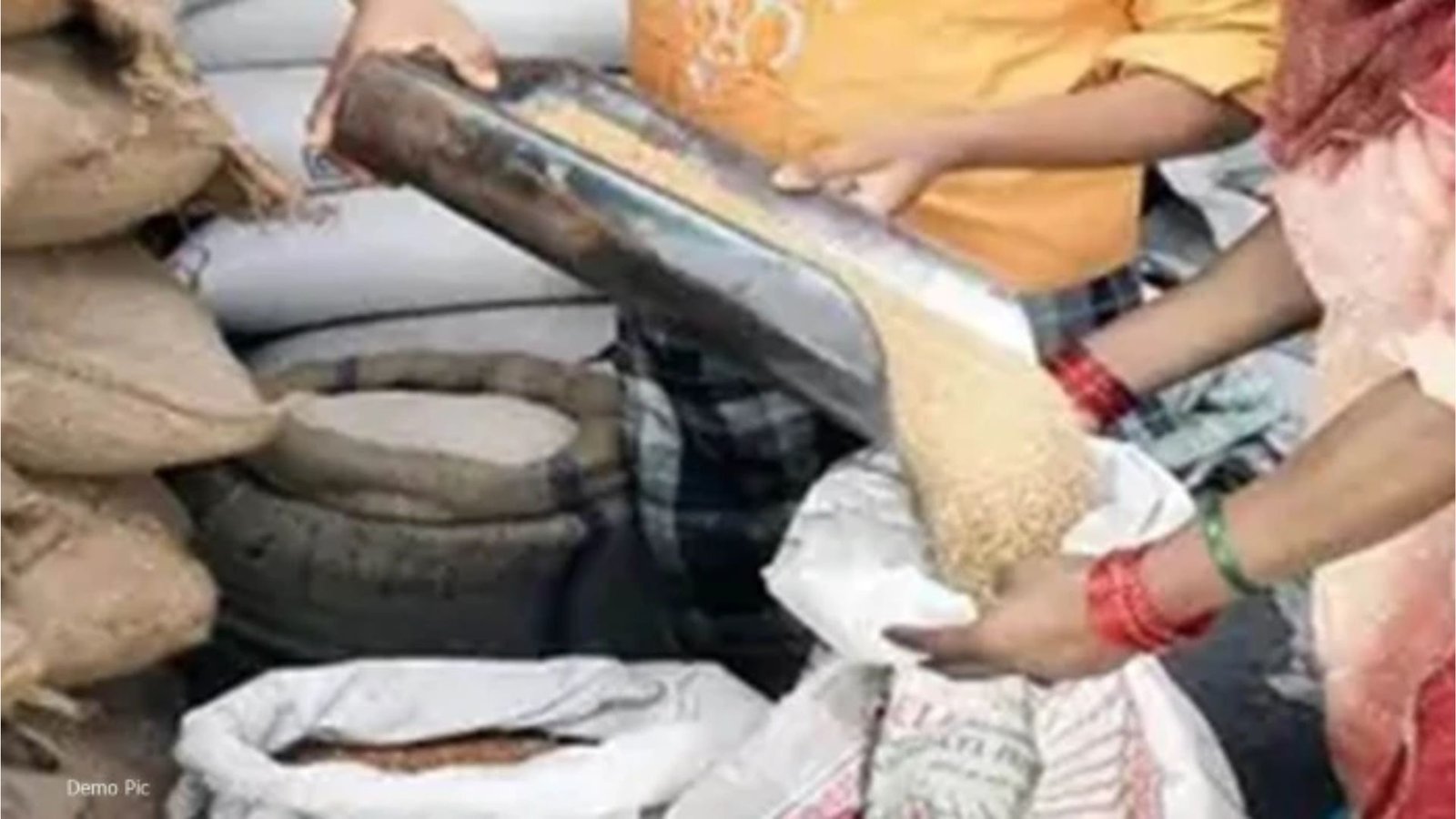 Raipur News : PDS में बड़ी अनियमितता: हितग्राहियों के अंगूठे पहले, राशन बाद में… जांच में खुली 50 लाख की गड़बड़ी