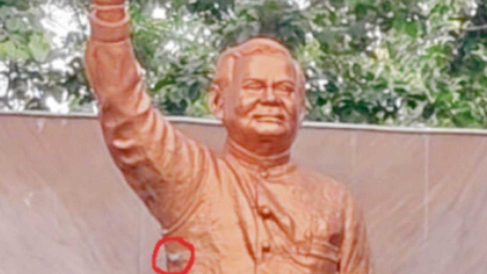 Korba News : कांसे की प्रतिमा के नाम पर सीमेंट का इस्तेमाल? जांच शुरू, नगर पालिका के उप अभियंता पर गिरी गाज