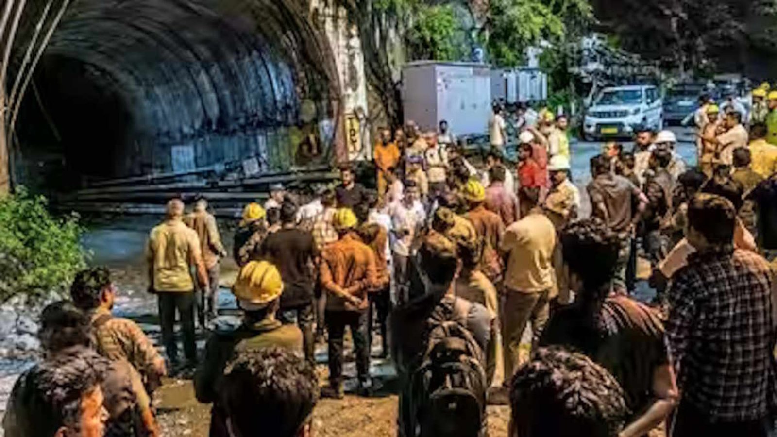 Kondagaon News: मायापुर-पीपलकोटी टनल हादसे में कोंडागांव के कई मजदूर प्रभावित, गांवों में पसरा मातम
