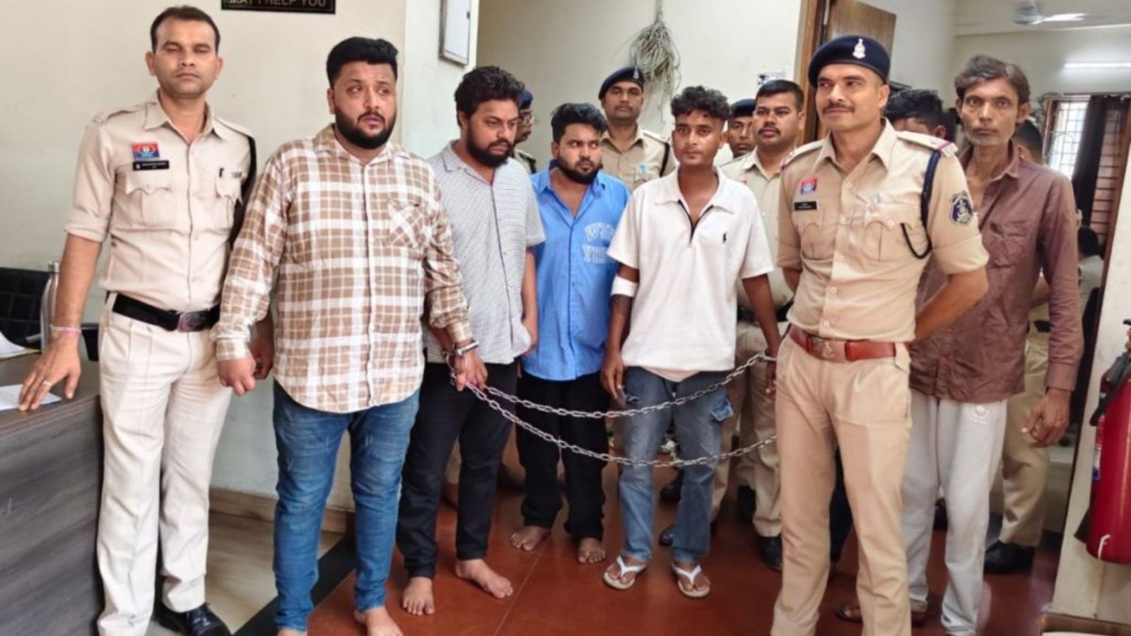 Raipur News: रातभर तेज आवाज में बजता रहा साउंड, रोकने पहुंची पुलिस से मारपीट, गैर-जमानती धाराओं में केस दर्ज