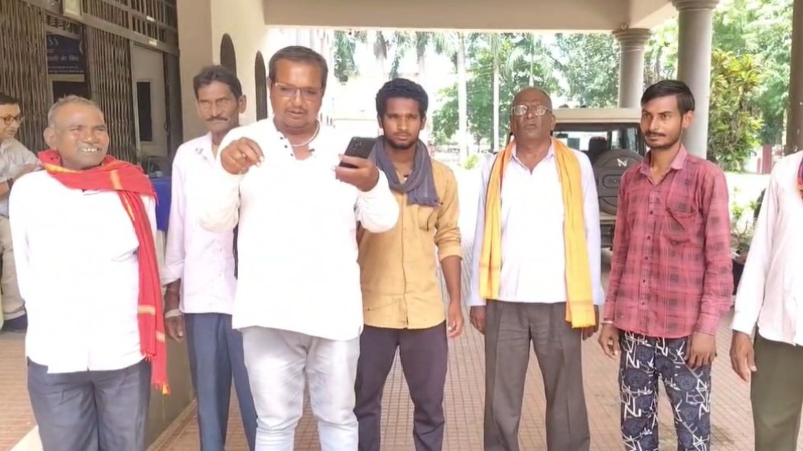 Dhamtari News: खेतों में भरा बारिश का पानी, किसानों ने प्रशासन से मांगी कार्रवाई; आंदोलन की दी चेतावनी