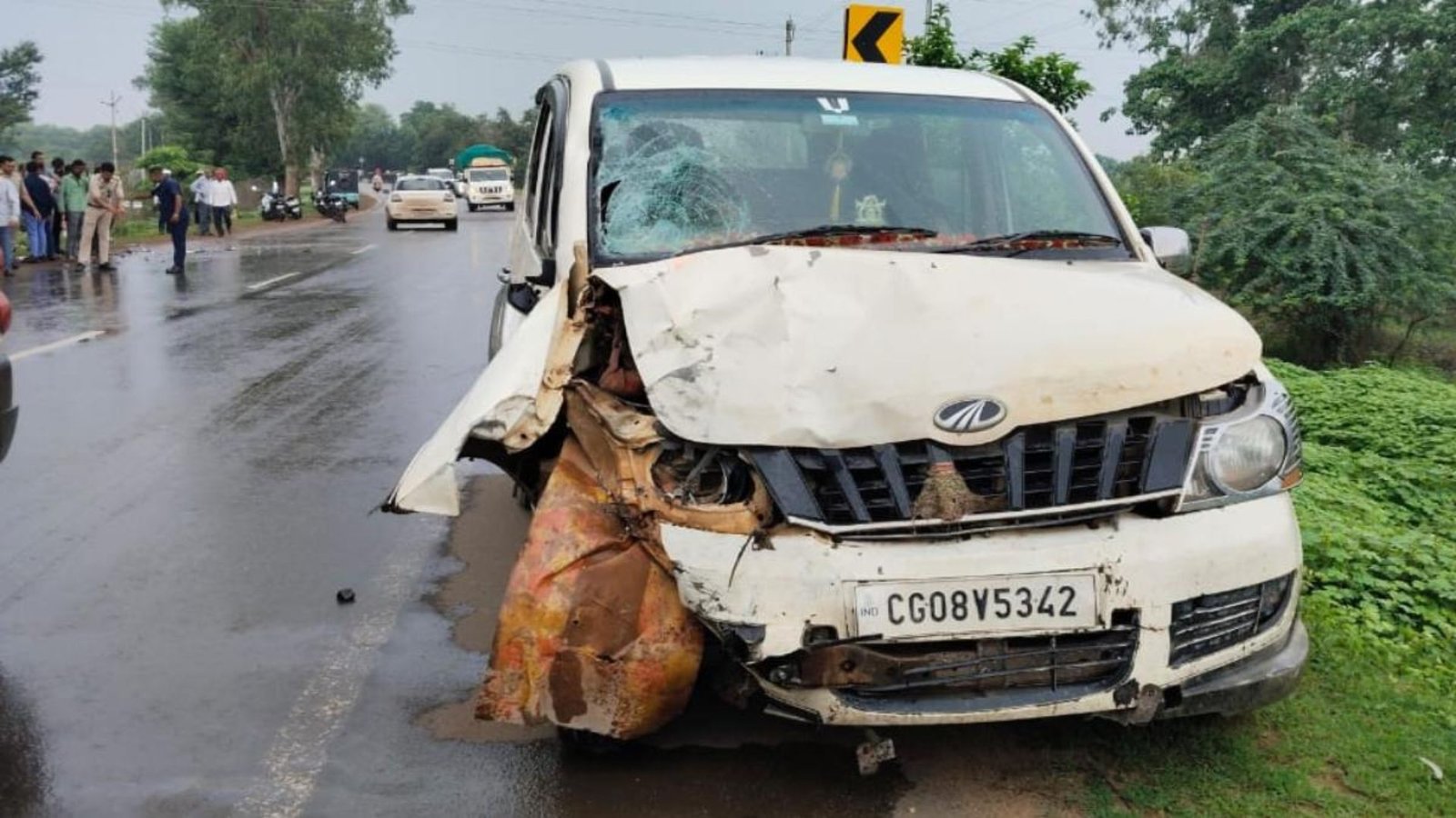 Bemetara News: राष्ट्रीय राजमार्ग पर दर्दनाक हादसा, 5 साल के बच्चे समेत दो की हालत नाजुक