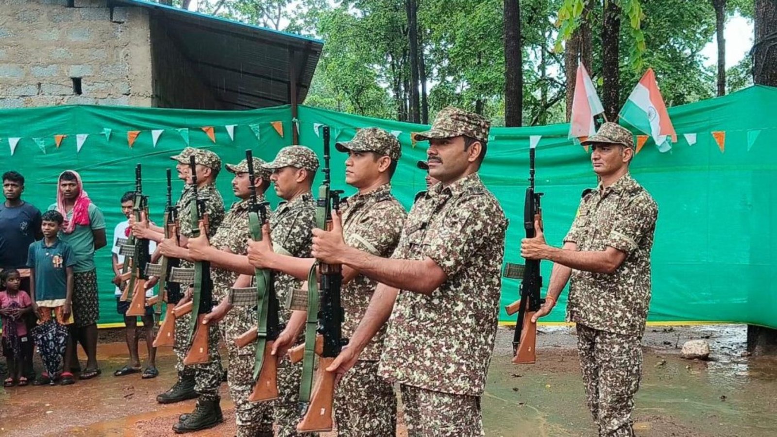 Narayanpur News: कभी काले झंडे का फरमान, अब तिरंगे की शान, अबूझमाड़ के बोटेर में बदली तस्वीर