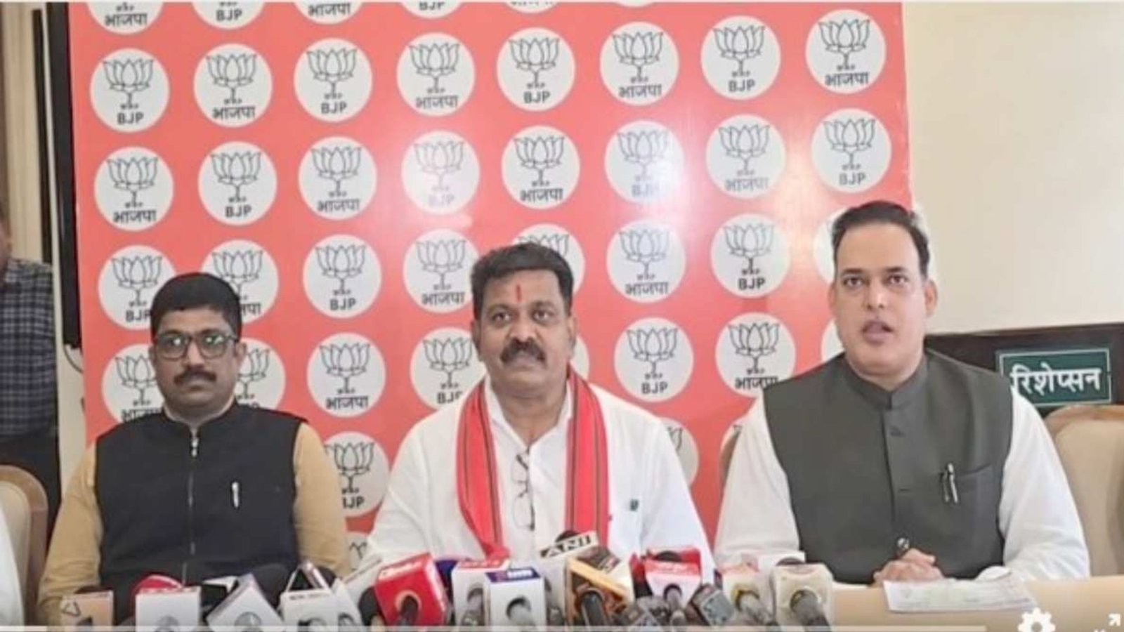 Raipur News : राहुल गांधी पर डिप्टी CM विजय शर्मा का हमला, बोले- युवाओं में अराजकता और भ्रम फैलाने की कोशिश न करें