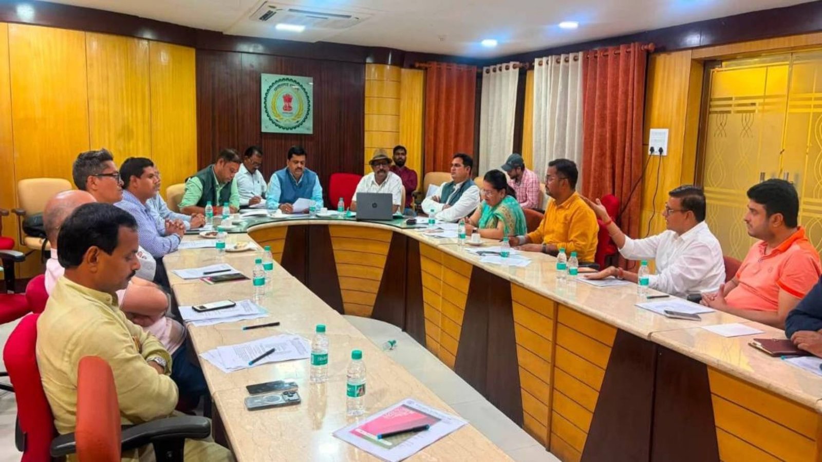 Raipur News: भ्रष्टाचार और पक्षपात के आरोपों के बीच फार्मेसी काउंसिल की बैठक हंगामेदार, अभिषेक चंदा का निलंबन वापस