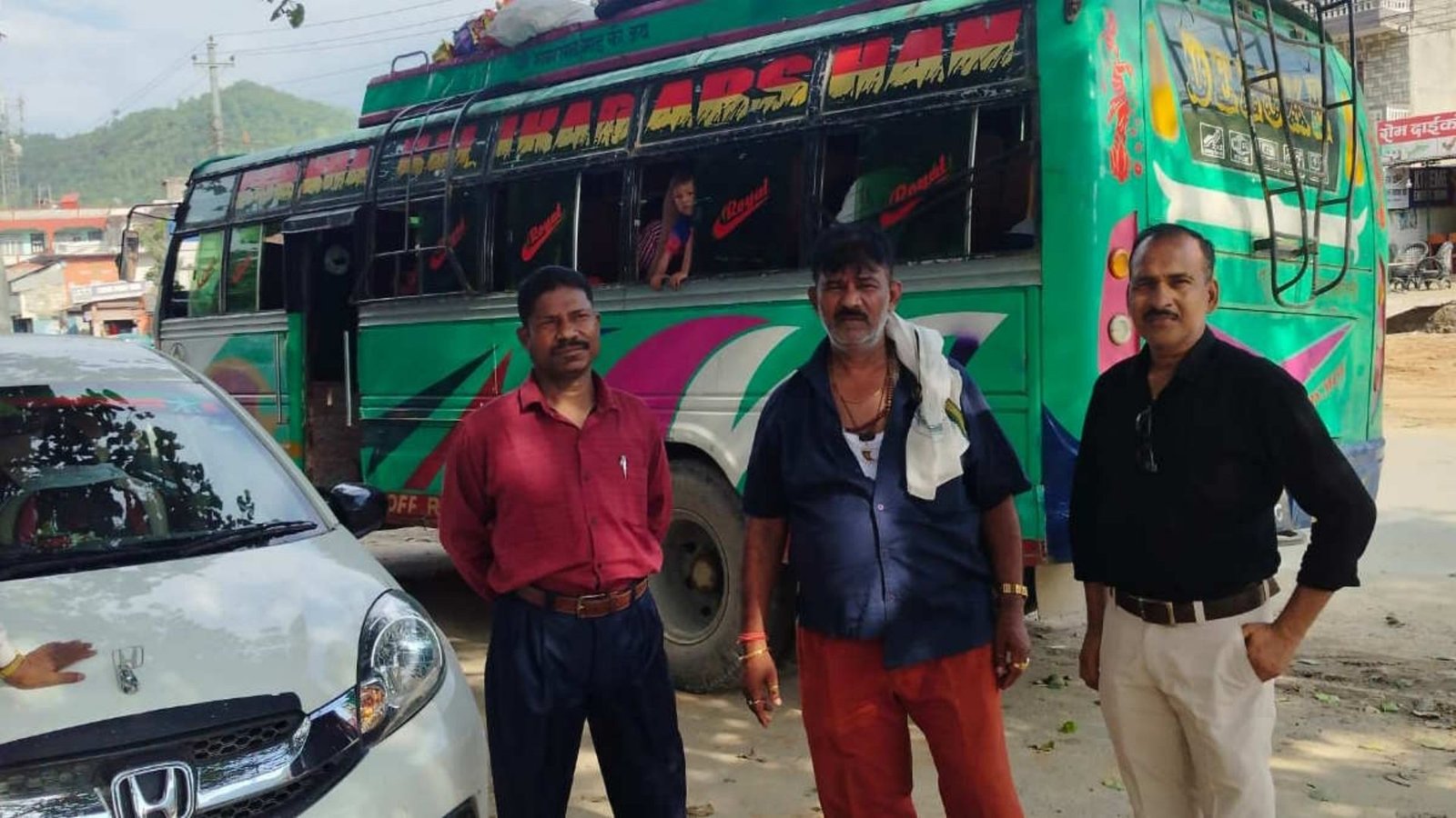 Raipur News: नेपाल त्रासदी से बचकर लौटे रायपुर के दिनेश बोले- चाय पीने नहीं रुकते तो शायद जिंदा नहीं बचते