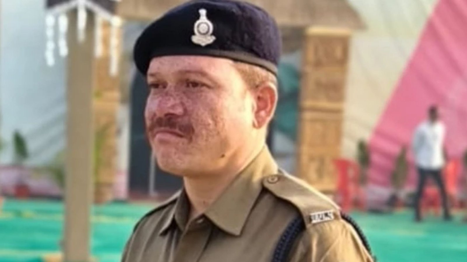 Ambikapur News : रात्रि गश्त के बाद विभागीय काम से निकले आरक्षक की सड़क हादसे में मौत, पत्नी और दो बच्चों के सिर से उठा साया