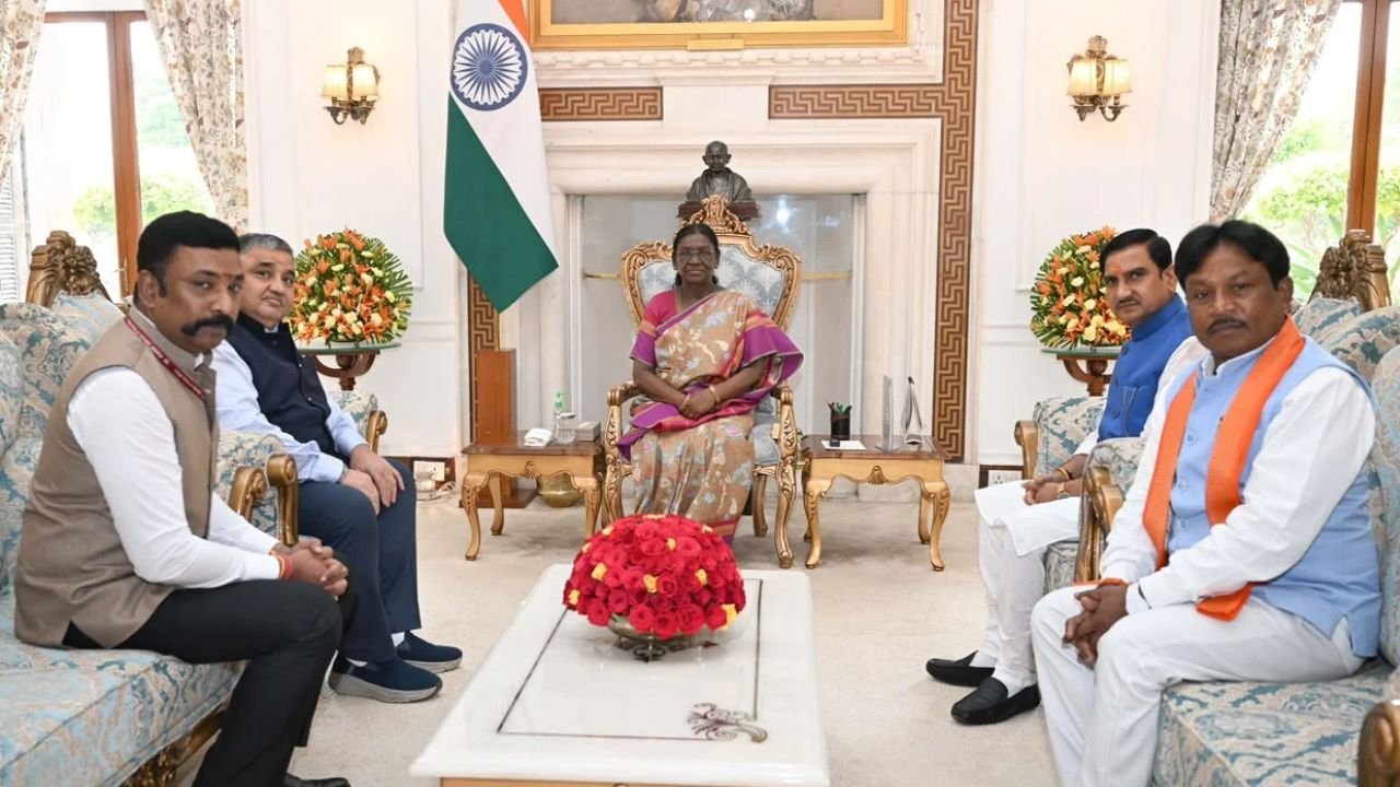 CG Latest News: बस्तर दशहरा के मुरिया दरबार में शामिल होंगी राष्ट्रपति द्रौपदी मुर्मु, मुख्यमंत्री विष्णु देव साय का निमंत्रण स्वीकार