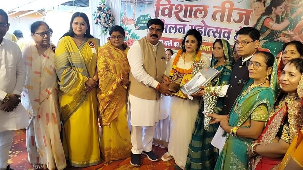 पाटन में तीज का महाकुंभ: 99 इकाइयों के संगम से गूंजा साहू समाज, डॉ. ममता साहू ने दिया सामाजिक बदलाव का संदेश