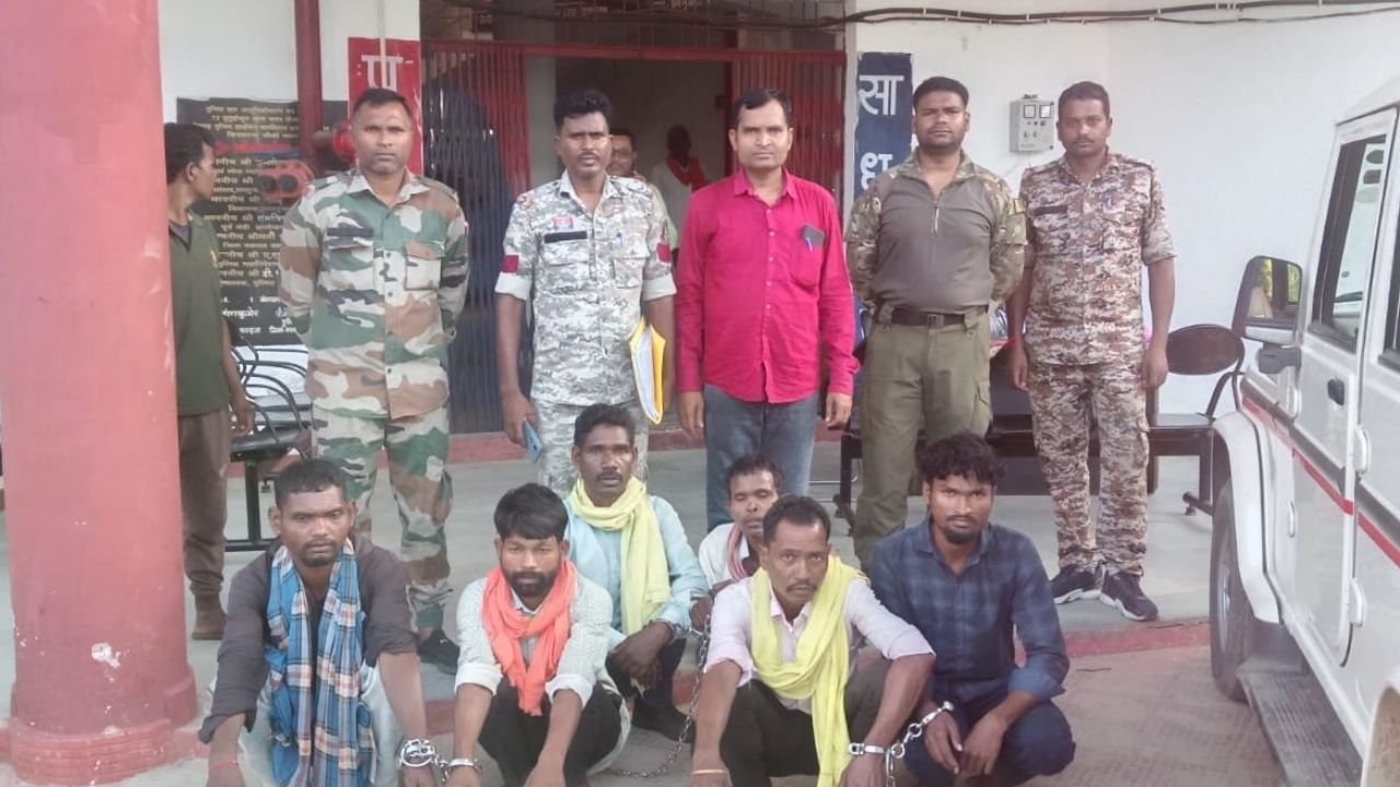 Balrampur News: बलरामपुर में बैल वध मामले में छह आरोपी गिरफ्तार, जंगल में मिले हड्डियां और खून के निशान