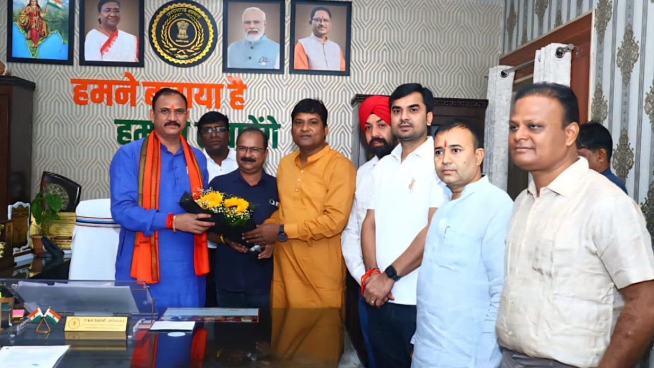 Raipur News: डॉ. धर्मेंद्र दास आयुष विश्वविद्यालय के प्रबंधन बोर्ड में सदस्य मनोनीत, स्वास्थ्य मंत्री श्याम बिहारी जायसवाल का जताया आभार