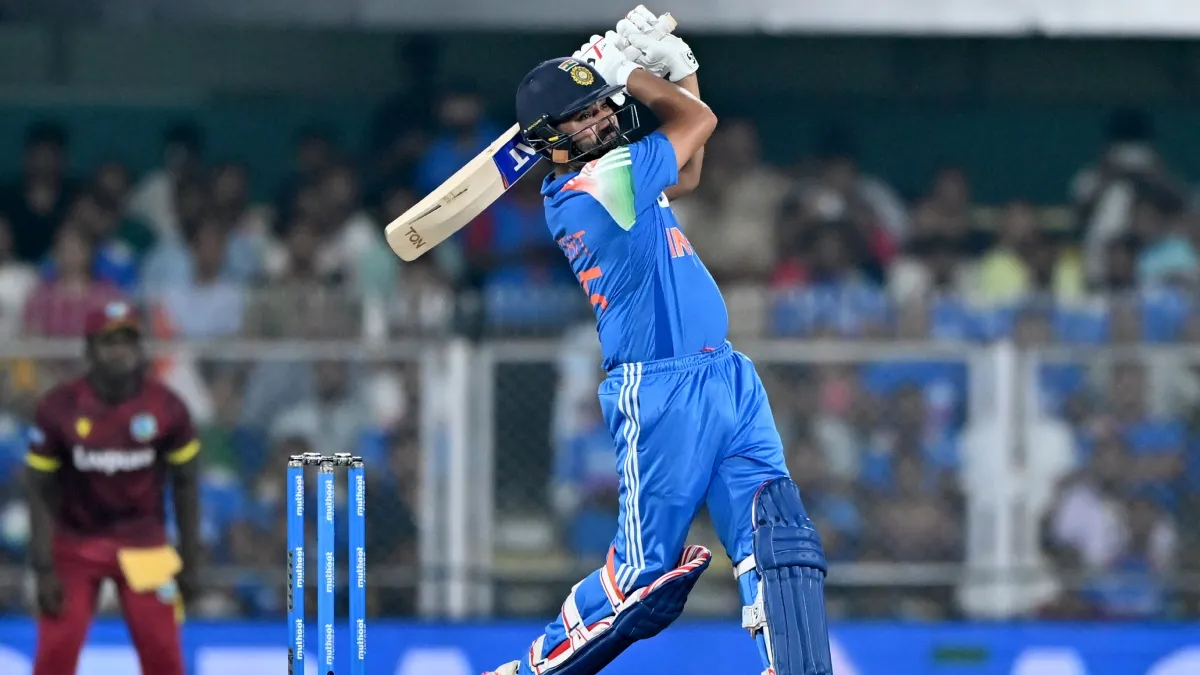 Rohit Sharma Century: गुवाहाटी ODI में हिटमैन का धमाका, रोहित शर्मा का तूफानी शतक, आलोचकों को बल्ले से दिया जवाब, वनडे में 35वीं सेंचुरी