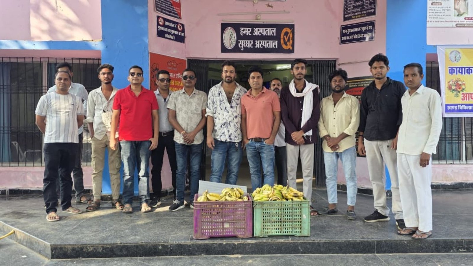 Pratappur News : अस्पताल से छात्रावास तक पहुंची कांग्रेस की सेवा, प्रेमसाय सिंह टेकाम के जन्मदिन पर बांटी खुशियां