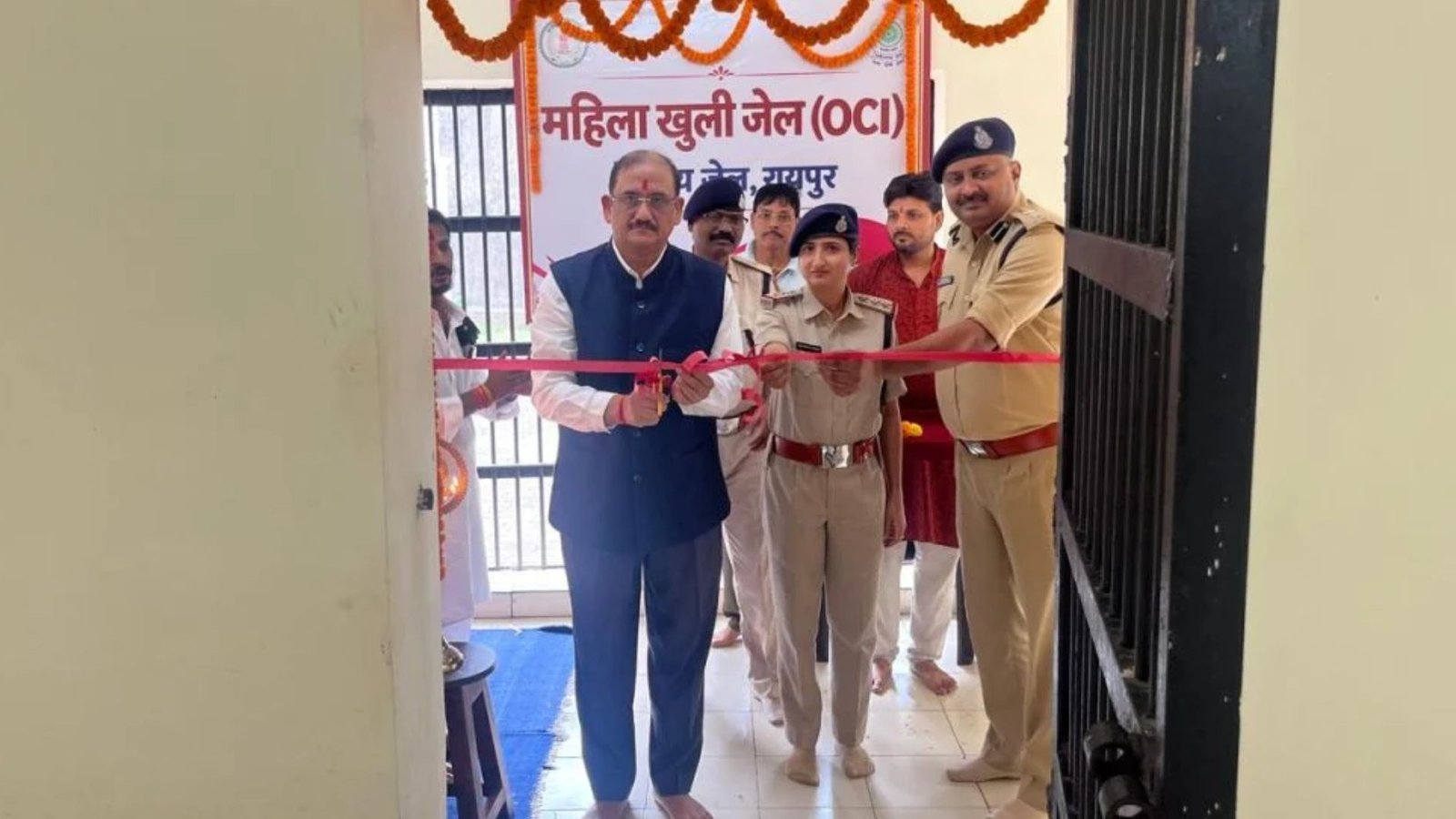 Raipur News : जेल की दीवारों से बाहर काम करेंगी महिला बंदिनियां, सिलाई सेंटर, ब्यूटी पार्लर और बिक्री केंद्र में मिलेगा रोजगार