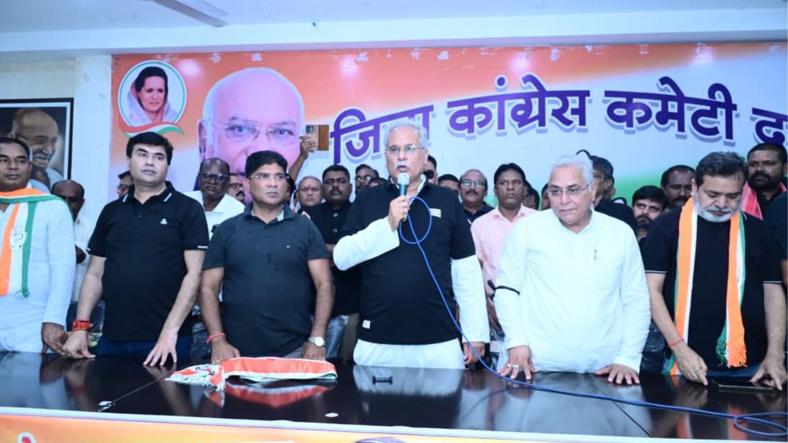 Durg News : कांग्रेस ने विशेष गहन पुनरीक्षण और निर्वाचन प्रक्रिया की जांच की मांग को लेकर किया प्रदर्शन