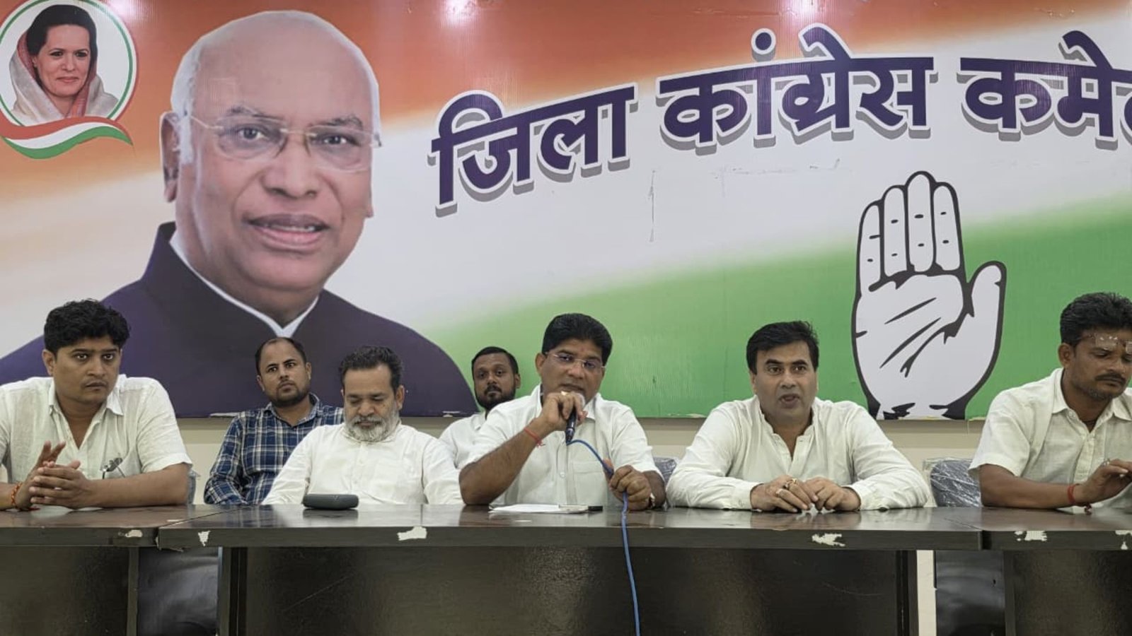 Durg News : PSC साक्षात्कार स्थगित होने के बाद कांग्रेस की मांग, उत्तर-पुस्तिकाएं सार्वजनिक कर तय हो समान मूल्यांकन मानदंड